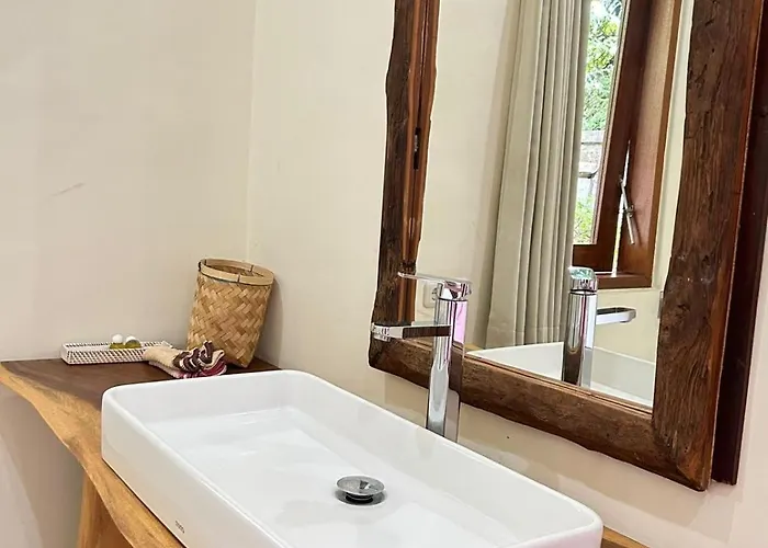 Ponjok Batu Lodge *